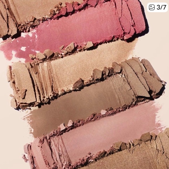 ICONIC London Blush Palette with Pink and Brown Hues - Picture 2 of 5